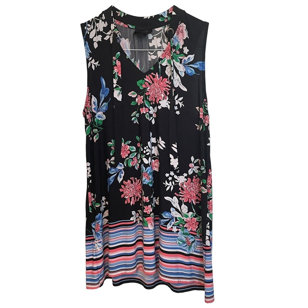 Rafaella Women's Medium Floral Accented Sleeveless Stretchy‎ Knit Top